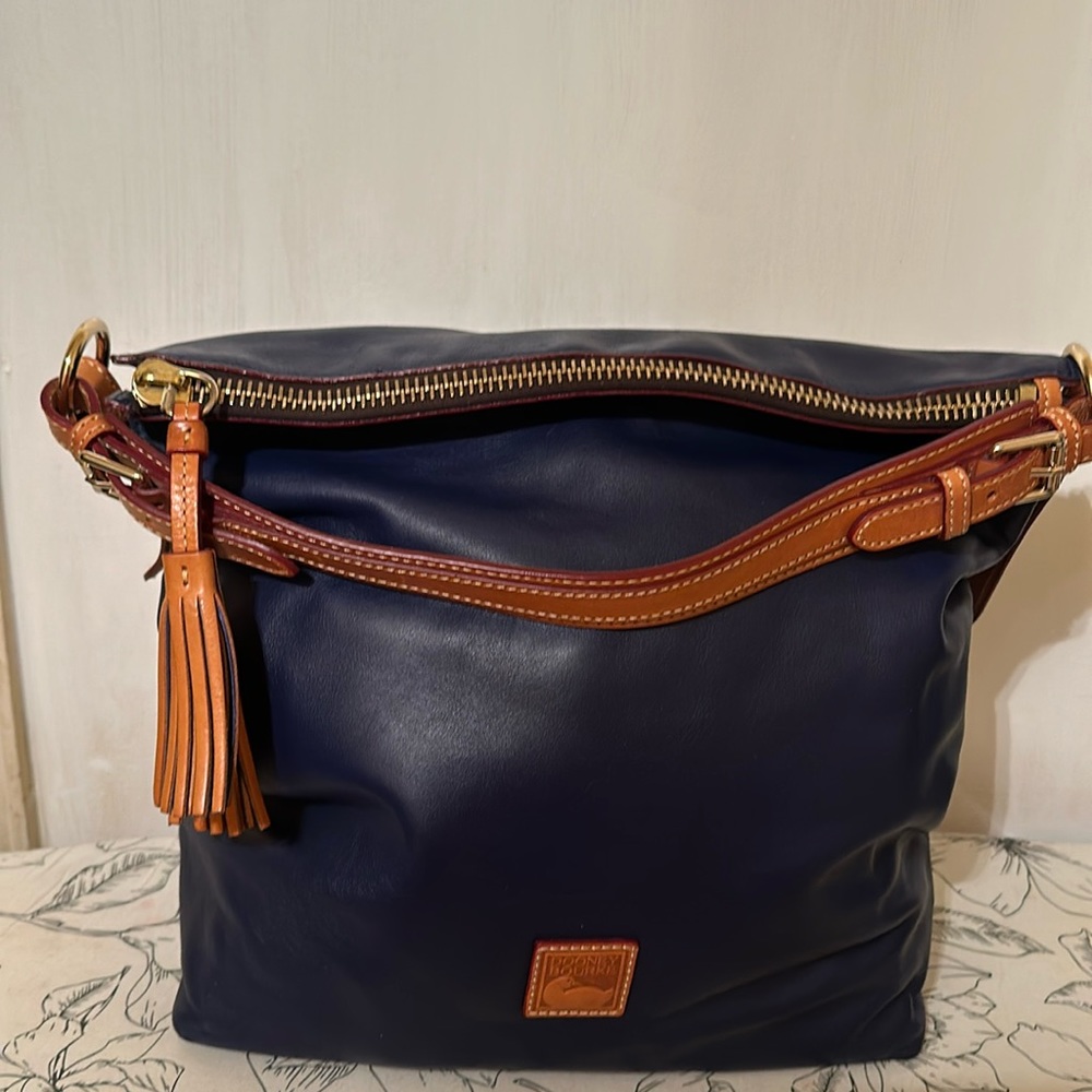 Handbag - Picture 2 of 11